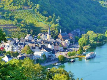 Auf dem Bild befindet sich Alf an der Mosel. 