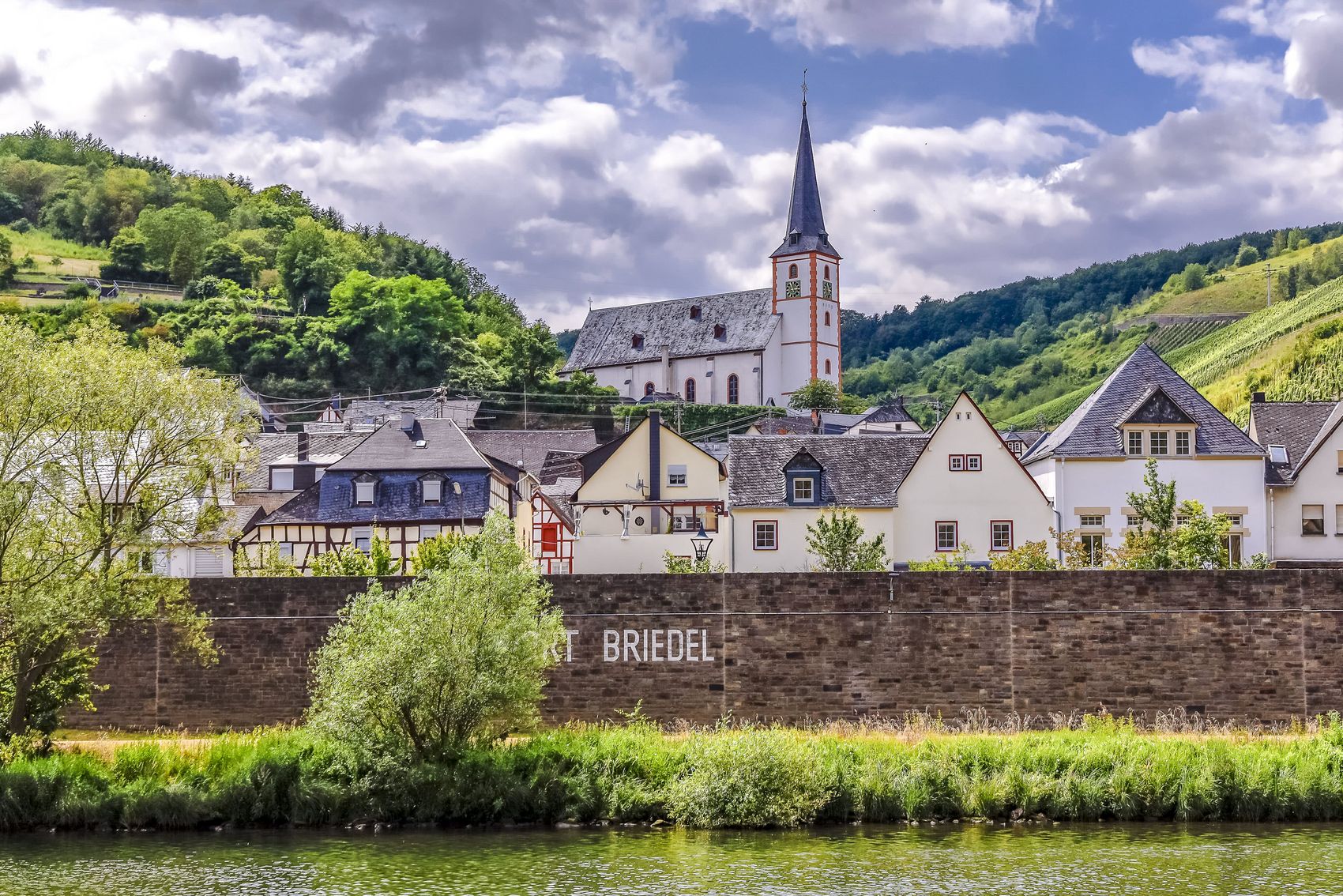 Briedel The picture shows the core of the Moselle village of Briedel.